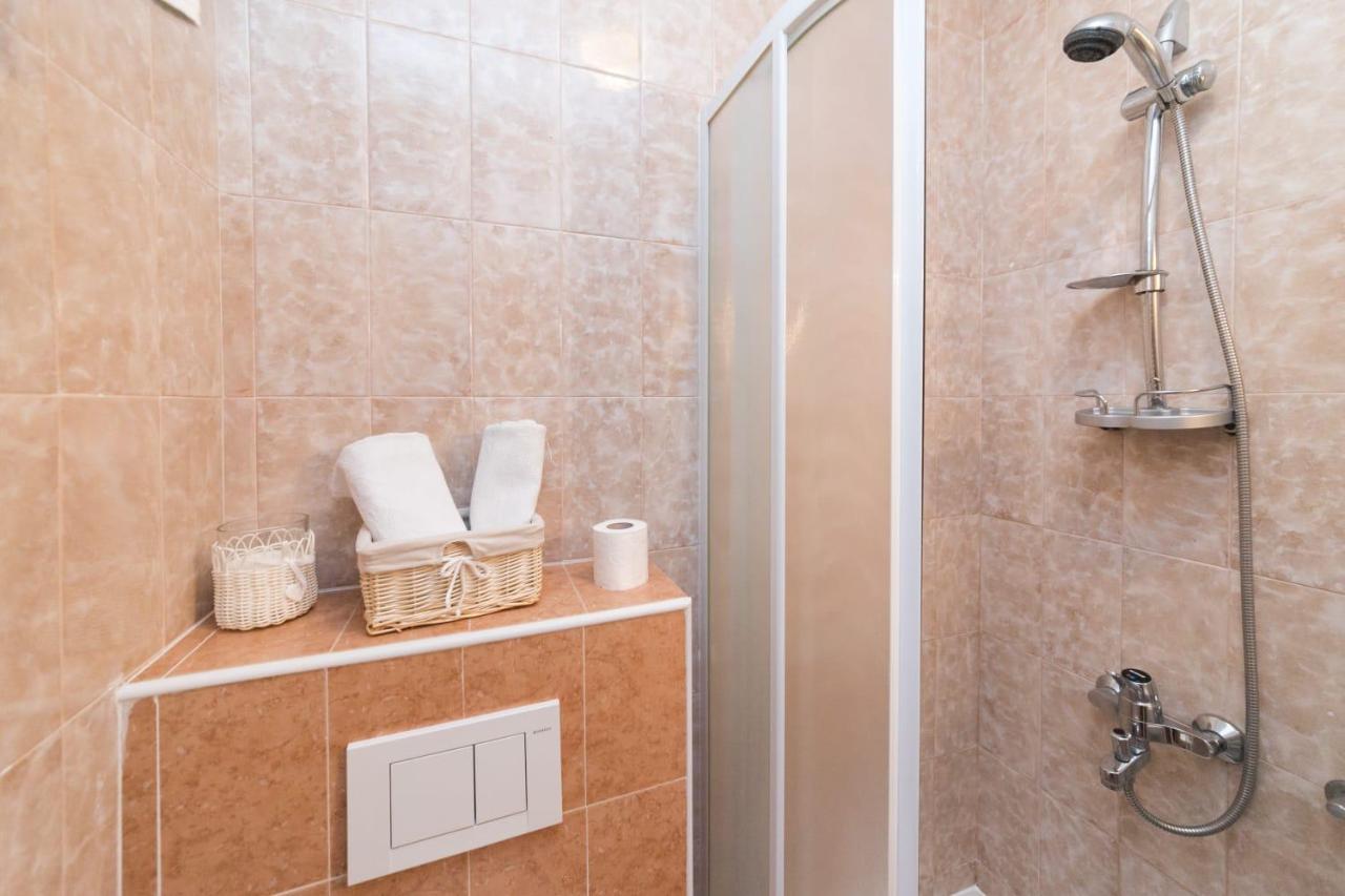 باغ Mb Pag Bed&Breakfast المظهر الخارجي الصورة