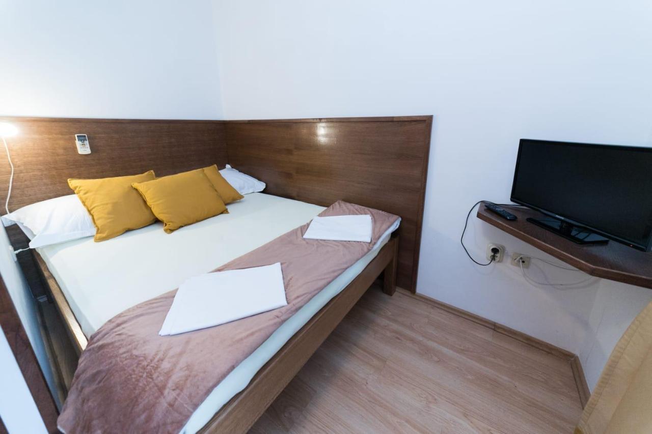 باغ Mb Pag Bed&Breakfast المظهر الخارجي الصورة