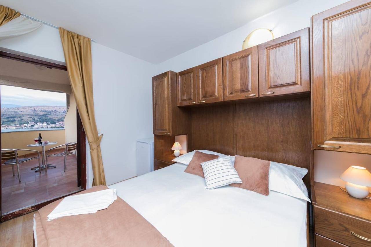باغ Mb Pag Bed&Breakfast المظهر الخارجي الصورة